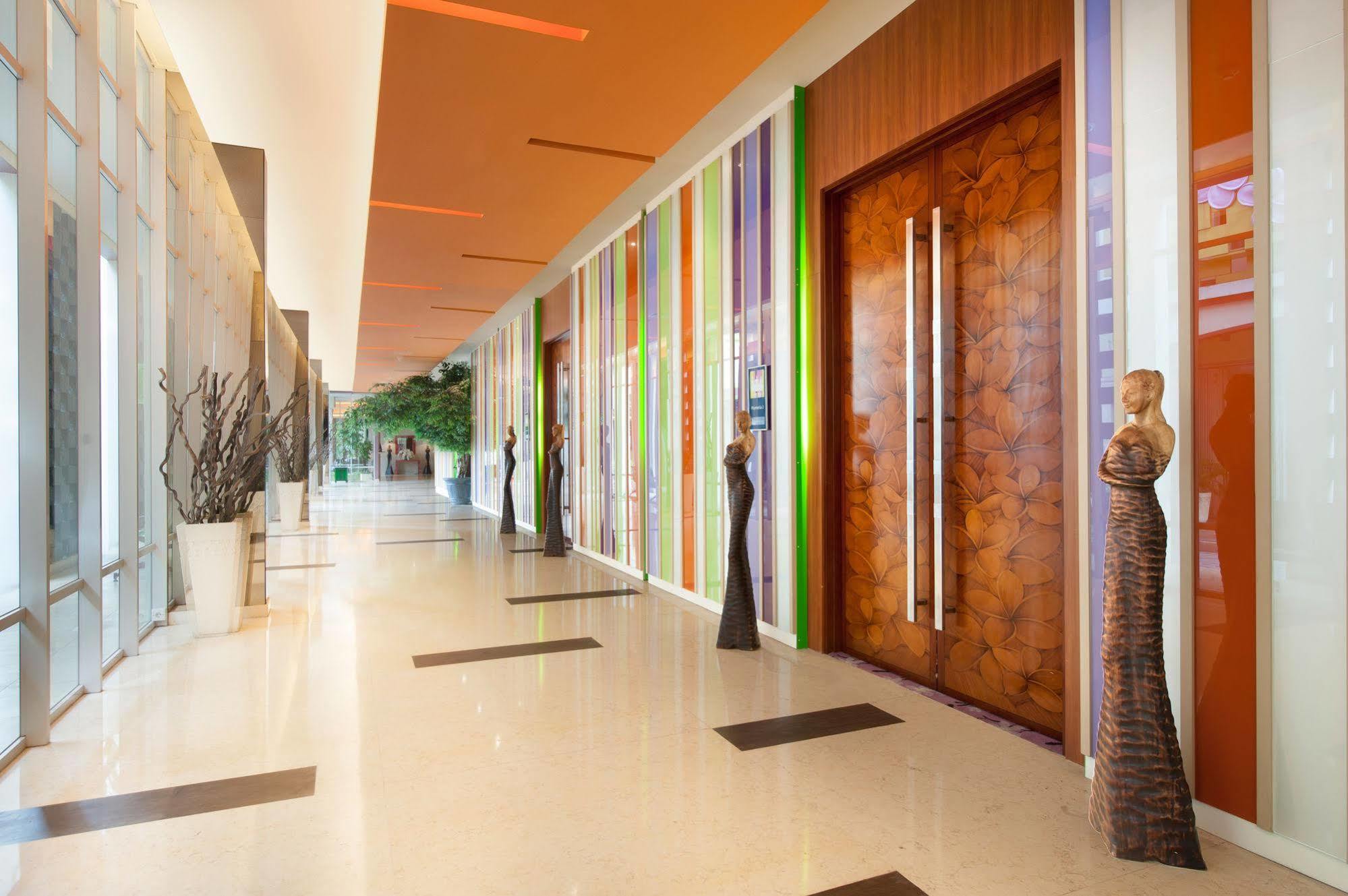 Ibis Styles Bali Denpasar Hotell Exteriör bild